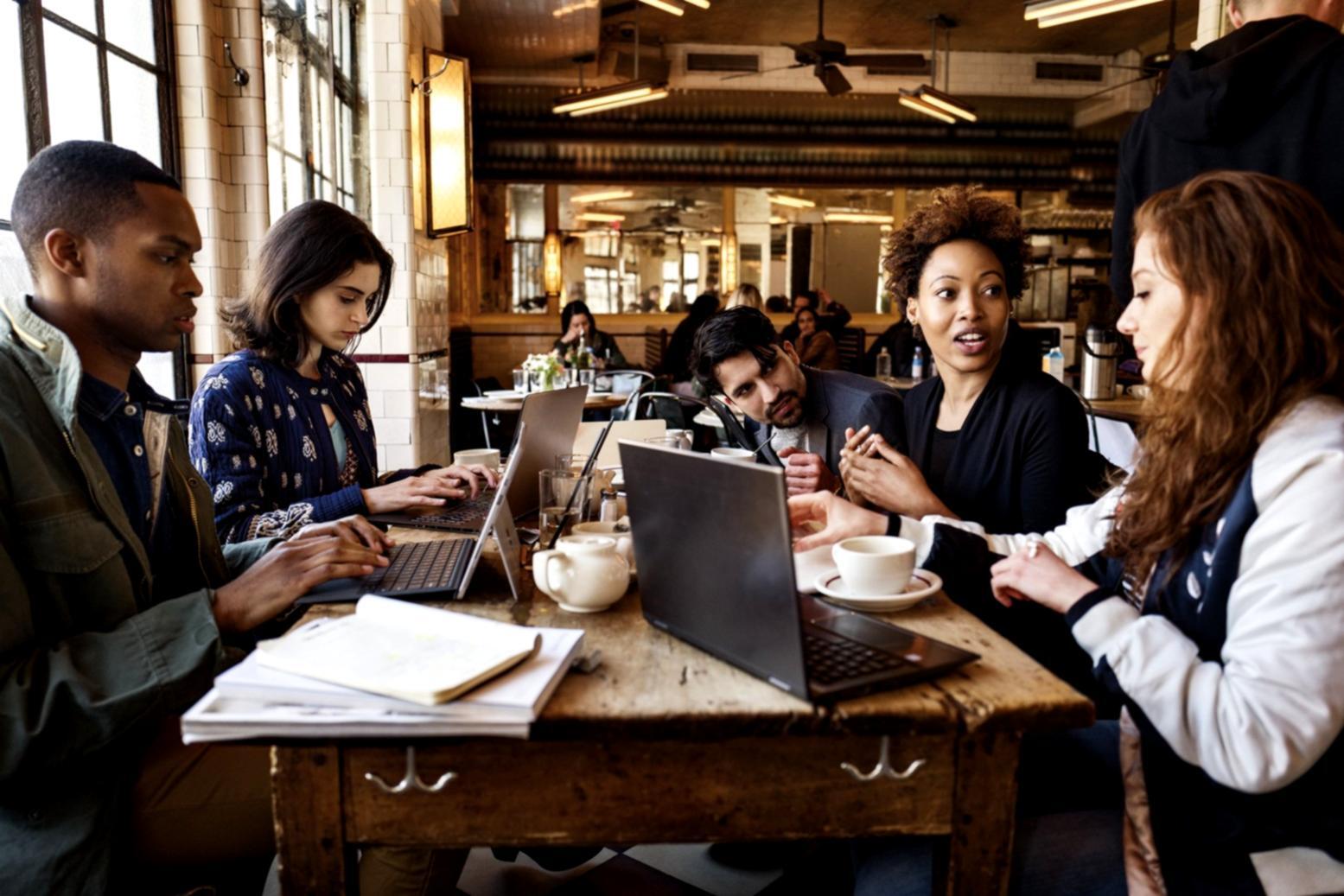 Teilnehmerin plant ihre Ziele mit strukturierten Methoden